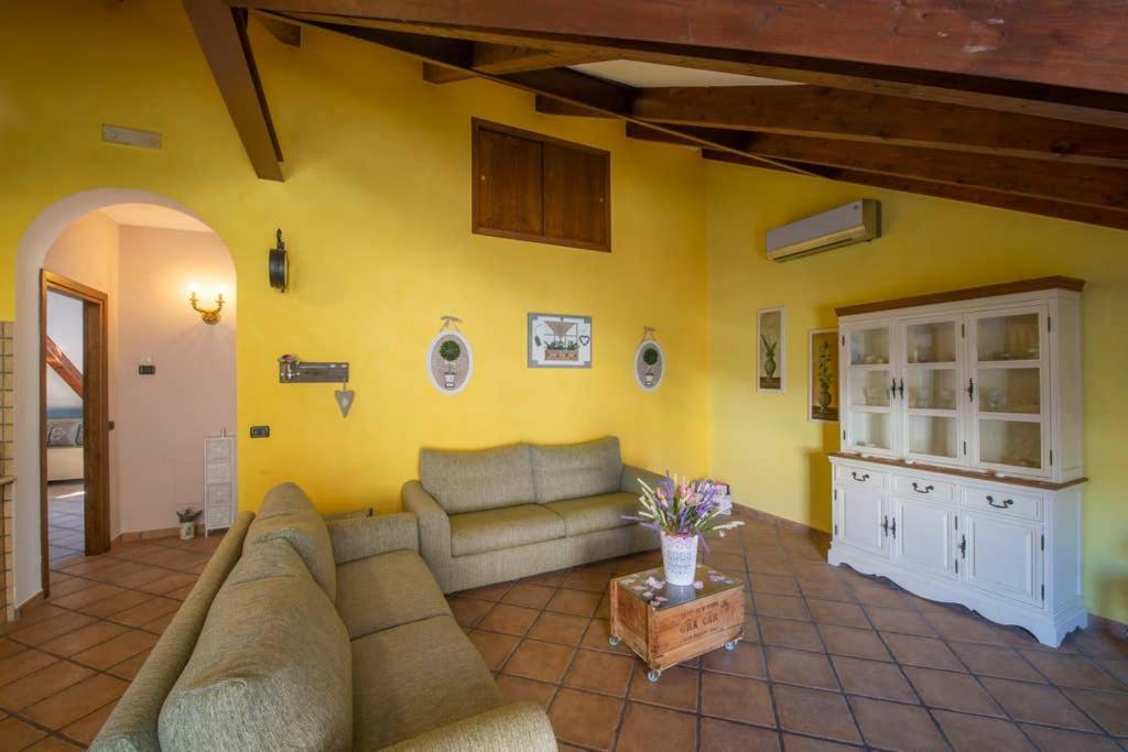 Ferienwohnung Mansarda Ciaciano Bomerano Exterior foto